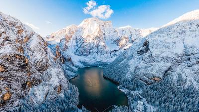 自然奇景  |  多洛米蒂山的布莱耶斯湖，南蒂罗尔，意大利 (© Marco Bottigelli/Getty Images) - 2024/02/17